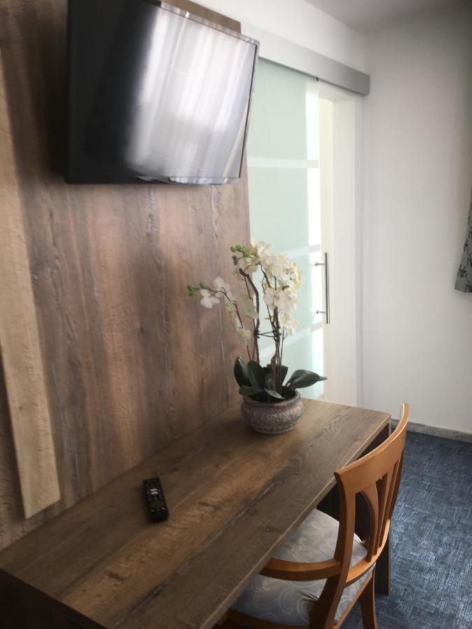 Landgasthof Hotel Lamm Laichingen Buitenkant foto